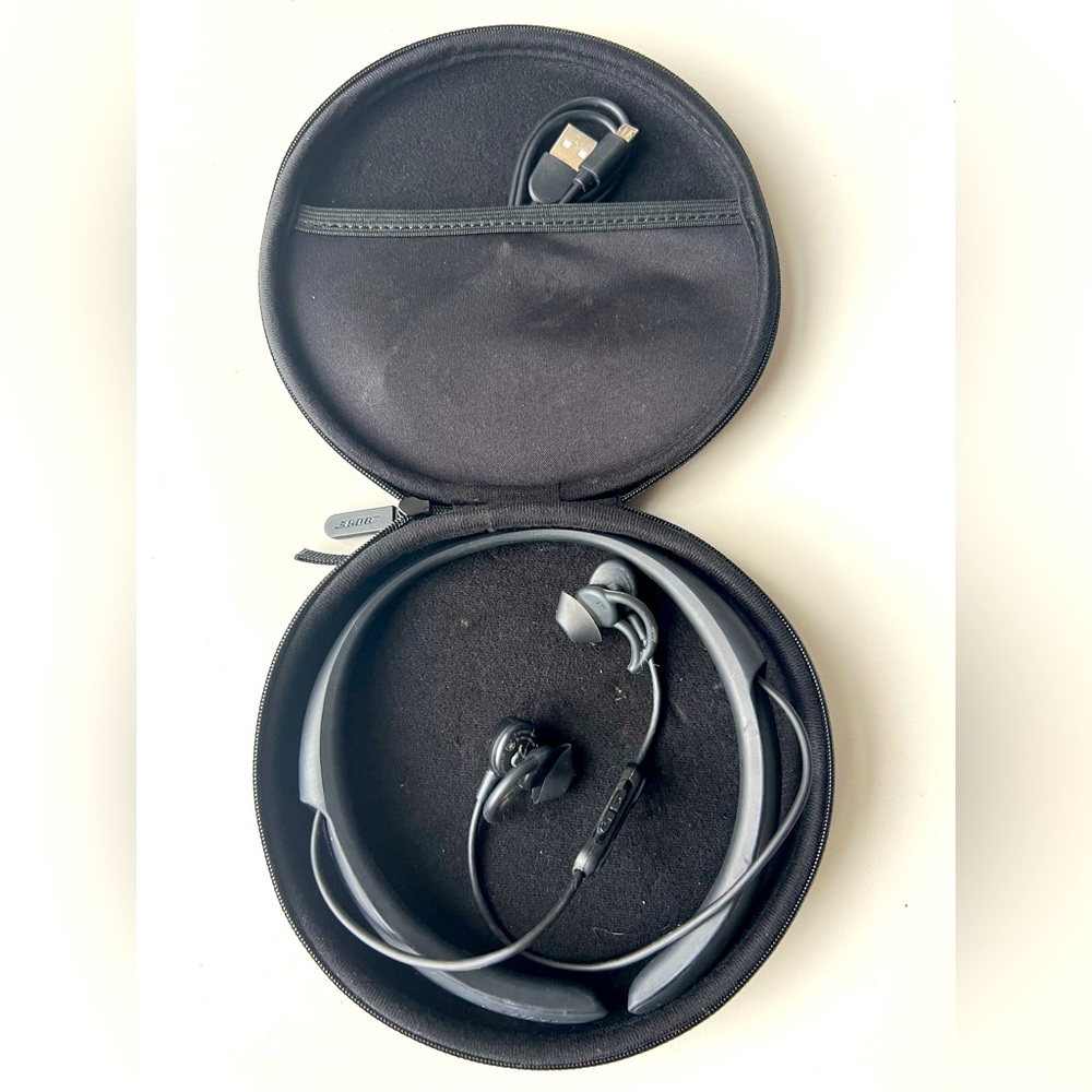 Bose QuietComfort 30 Noise-Cancelling Bluetooth Wireless Earphones Headphones